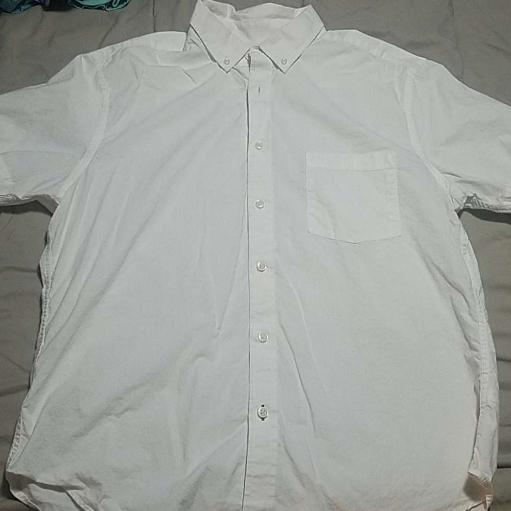 MEN'S white button down short sleeve shirt